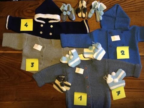 Pull bébé Jacinthe et chaussons Pull bébé Jacinthe et chaussons