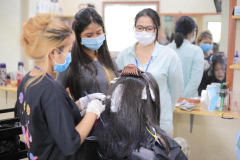 Etudiante en formation FLIP coiffure Etudiante en formation FLIP coiffure