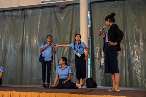 Un groupe d'étudiant participe au concours de sketch en anglais à PSE Un groupe d'étudiant participe au concours de sketch en anglais à PSE