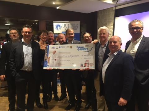 Remise de chèque à PSE suite à l'opération "Les Peintres du Sourire" en 2017