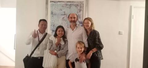 Sopunara avec sa famille d'accueil Sopunara avec sa famille d'accueil
