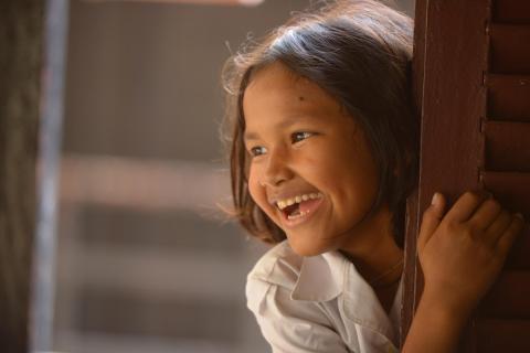 Visage d'une petite fille qui sourit Visage d'une petite fille qui sourit