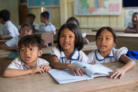 Des enfants en classe dans le centre PSE de Phnom Penh