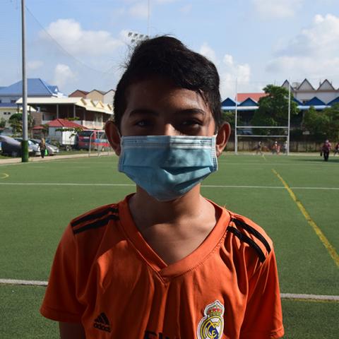 Panha, 12 ans, est aidé par PSE