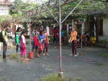 Les enfants profitent du weekend pour faire plein de jeux
